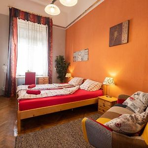 Pesto Hostel